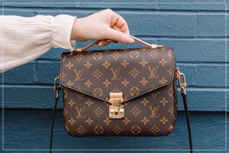 how to tell fake louis vuitton handbag|copy louis vuitton bags uk.